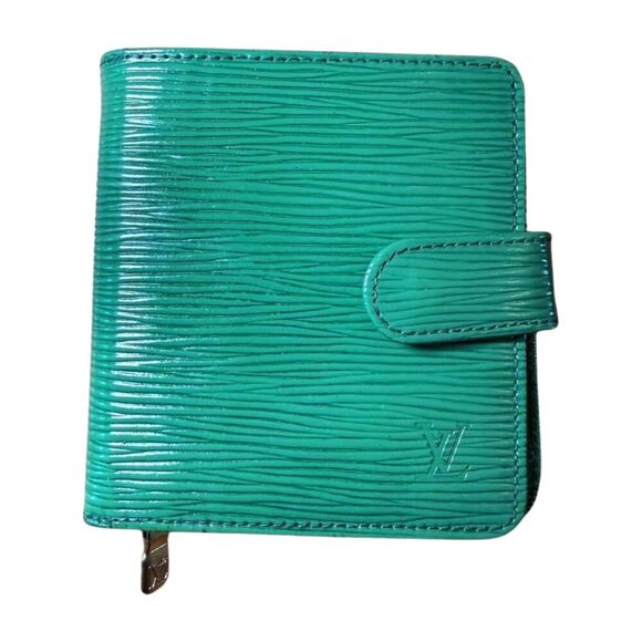 Louis Vuitton Epi Leather Wallet, Green - Picture 1 of 8